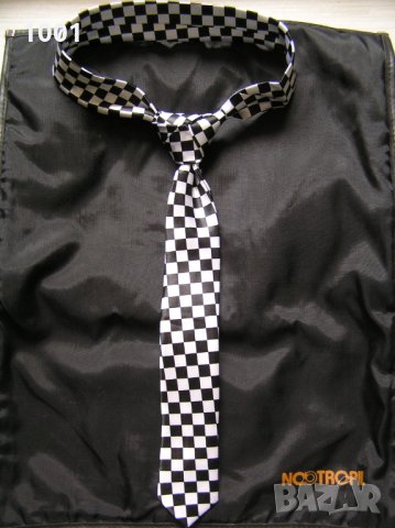 вратовръзка шахматна шарка ,кафе рейсър,шахматени лепенки, снимка 2 - Фен артикули - 22583101