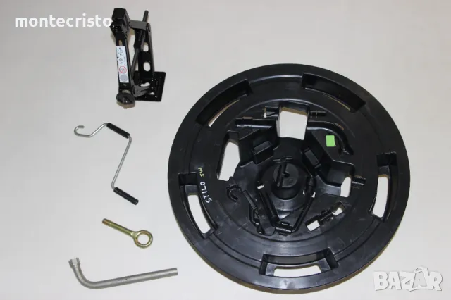 Авариен комплект крик Fiat Stilo (2001-2007г.) и Alfa 156 кука за теглене ключ за гуми