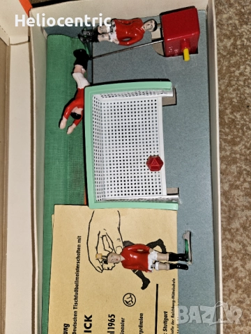 Стара футболна игра Tipp - kick, снимка 4 - Антикварни и старинни предмети - 52292755