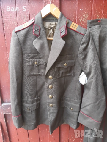 Военна соц униформа старшина БНА , НРБ. КАТО НОВА, снимка 2 - Антикварни и старинни предмети - 54081342