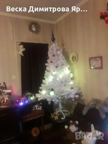 Коледна Снежно бяла или зелена елха с шишарки + пласмасова стойка ТОП ПРЕДЛОЖЕНИЕ, снимка 8 - Декорация за дома - 52659035