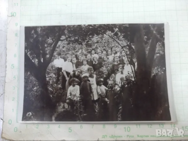 Снимка стара на група в градината