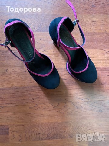 Дамски обувки черни с ток и лека платформа, снимка 5 - Дамски обувки на ток - 38125996