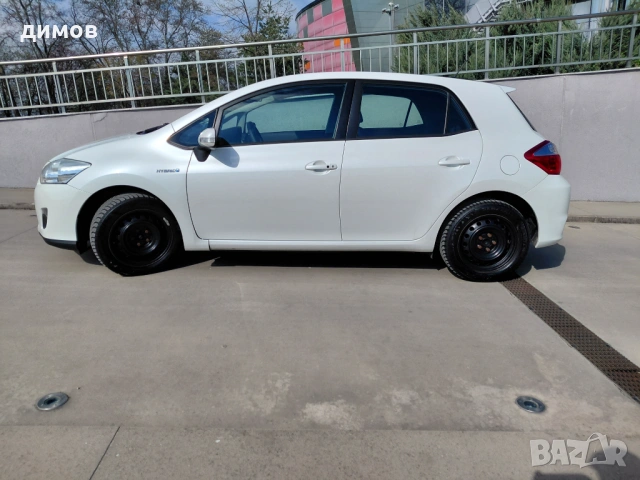 Toyota Auris Hibryd 2011г - ТОП ..., снимка 2 - Автомобили и джипове - 54319524