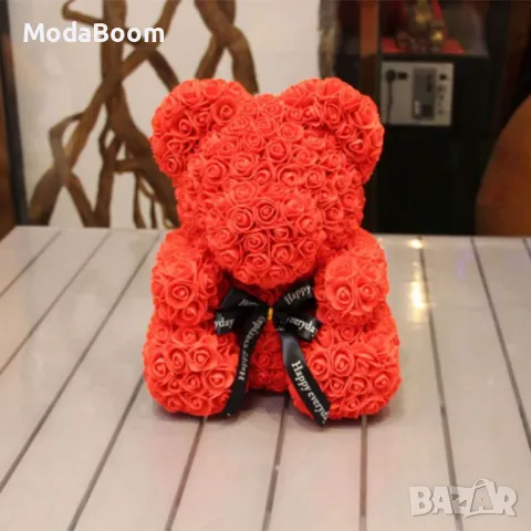 Мече изработено от рози с панделка