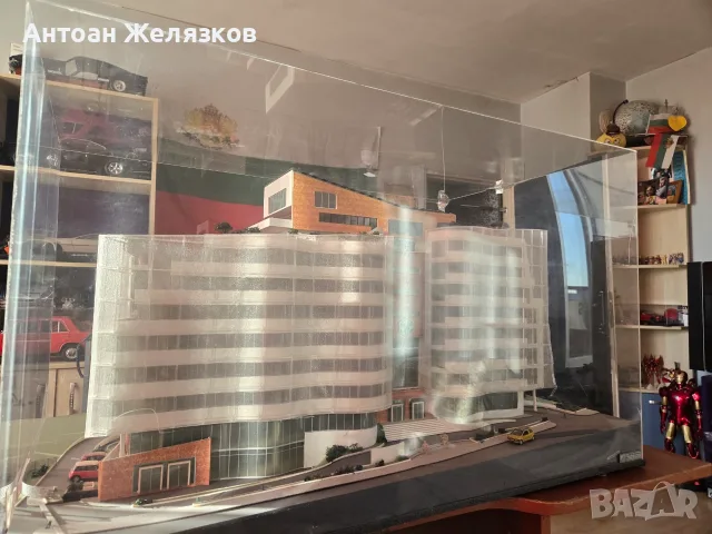 Голям макет на сграда