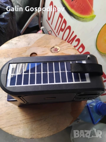 Соларно радио и фенер, снимка 3 - Радиокасетофони, транзистори - 54081705
