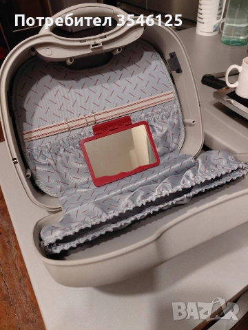 Куфар за ръчен багаж или бюти кейс, снимка 2 - Други - 53918682