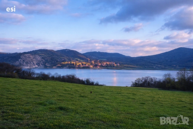 Имот до с. Дебелец, яз. Цонево – 100 м от водата, панорамна гледка, топ цена