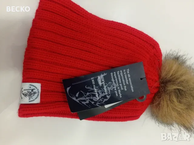 Дамска вълнена шапка, снимка 4 - Шапки - 47883874