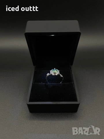 VVS1 Годежен Сребърен Пръстен - Тюркоазен Мойсанит Диамант, снимка 4 - Пръстени - 52583480