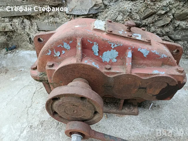 редуктор входяща ос 38мм изходяща 55 мм предавателно число 1 към 50 общо тегло 92 кг, снимка 4 - Други машини и части - 56167505