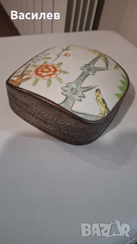 Старинна  кутия за бижута