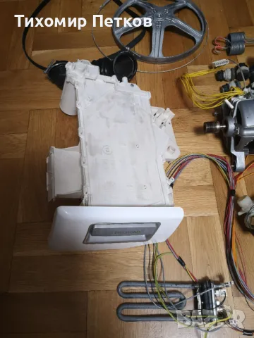 Продавам пералня Еlectrolux на части, снимка 8 - Перални - 48738201