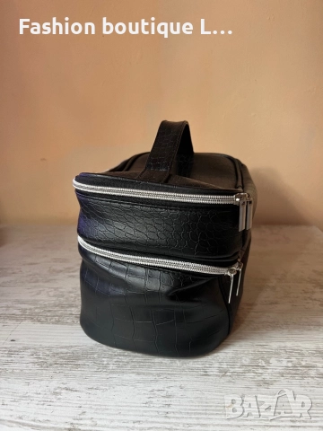 Голям черен несесер с две отделения от имитация на крокодилска кожа с по 2 ципа на марката Kicks 🖤, снимка 3 - Други - 52389960