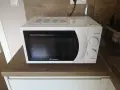 Микровълнова фурна Candy CPMW 2070M – 700 W, отлично състояние, снимка 1