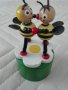 Стара подвижна играчка ,,Танцуващи пчели,,, снимка 3