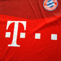 Байерн Мюнхен футболна фен тениска и №9 Левандовски размер М отлична, снимка 3 - Футбол - 44605698