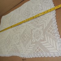 Плетена покривка, снимка 1 - Покривки за маси - 42553914