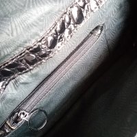 Черна лачена чанта +колан имитация на змийска кожа , снимка 5 - Чанти - 42048816