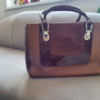 Дамска чанта в цвят карамел, снимка 1 - Чанти - 38090263