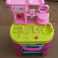 Продавам детска кухненска печка с мивка за готвене, снимка 3 - Играчки за стая - 44573846