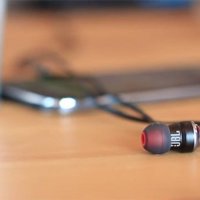 JBL by Harman in ear Слушалки с микрофон , снимка 4 - Слушалки, hands-free - 34945661