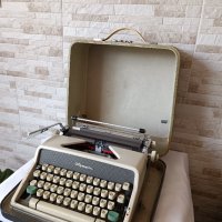 Стара пишеща машина Olympia De Luxe SM7 - Made in Germany - 1960 г., снимка 4 - Антикварни и старинни предмети - 38385662