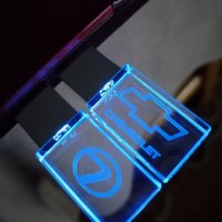 Светеща УСБ USB flash флаш памет стъкло с емблема на марка кола автомобил джип мотор + Подарък, снимка 3 - Аксесоари и консумативи - 30945988