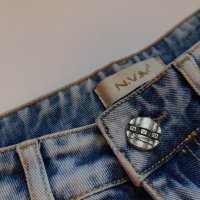 Уникални къси дамски дънкови панталонки с перли и бродерии на N.V.M. на намаление, снимка 3 - Къси панталони и бермуди - 29723592