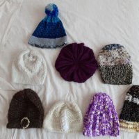 Дамски зимни шапки, снимка 1 - Шапки - 29649441