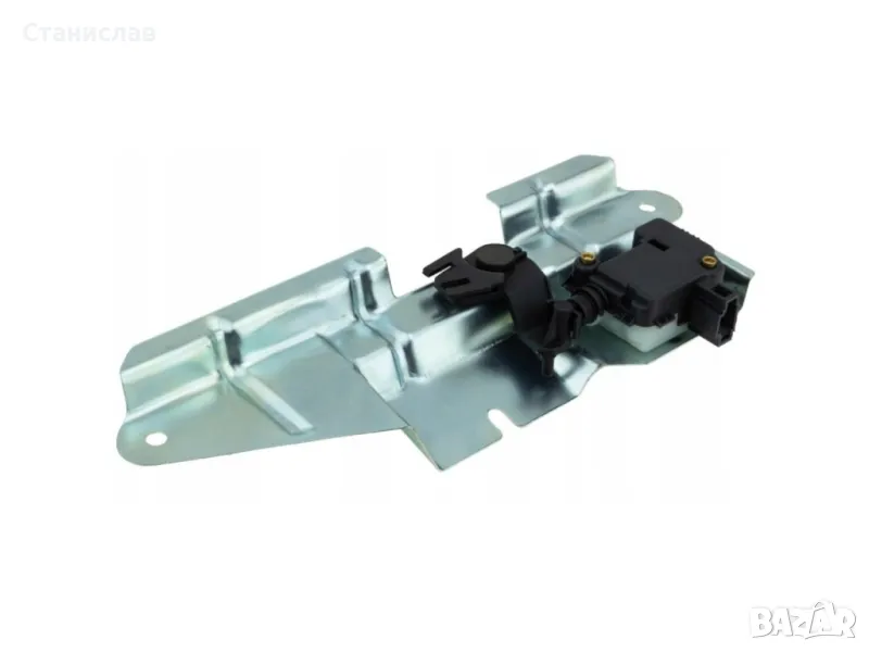 VW Bora Панел с моторче за заключване на багажник, снимка 1