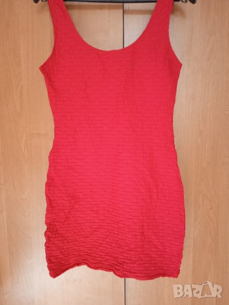 Червена рокля , снимка 1