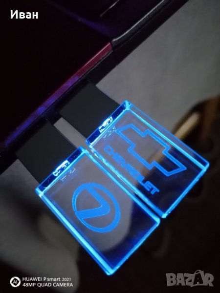 Светеща УСБ USB flash флаш памет стъкло с емблема на марка кола автомобил джип мотор + Подарък, снимка 1