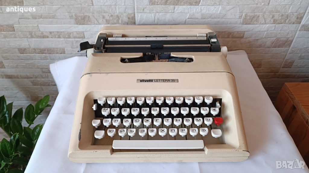 Стара пишеща машина Olivetti Lettera 35 - Spain - 1980" год., снимка 1