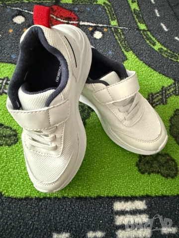 Детски маратонки LC Waikiki, снимка 4 - Детски маратонки - 51781149