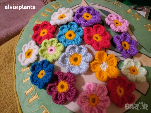Комплект 30 броя плетени цветя с големина 5 см за декорация, снимка 6 - Други - 53214131