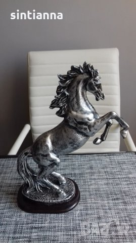 Кон 29х24 см -23 лв