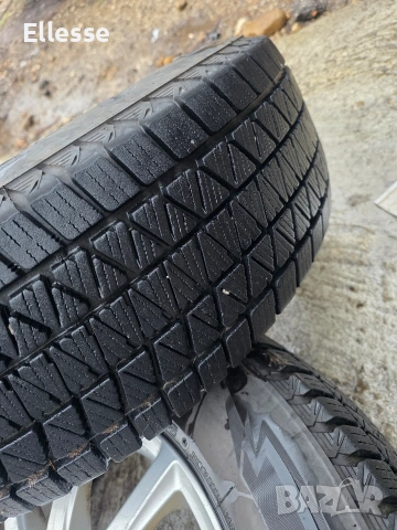 Bridgestone Blizzak Dm-v3 215/70/16 Dot2322, снимка 2 - Гуми и джанти - 53060810