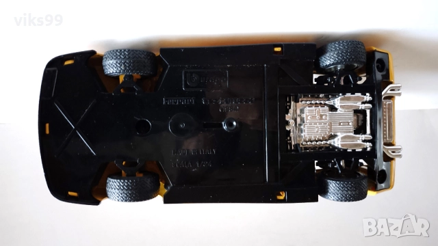 Метални колички Bburago, Maisto и Welly 1:24, снимка 5 - Колекции - 51453306