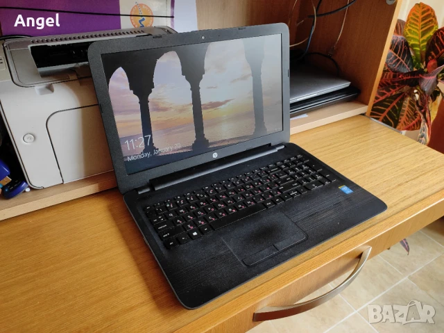 Лаптоп HP 250 G5 - SSD, 8GB RAM, Intel Core i3, Windows 10 Pro