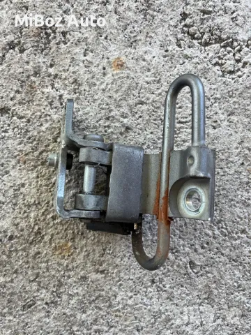 Панта врата предна дясна Фолксваген Голф 5 VW Golf, снимка 4 - Части - 50364786