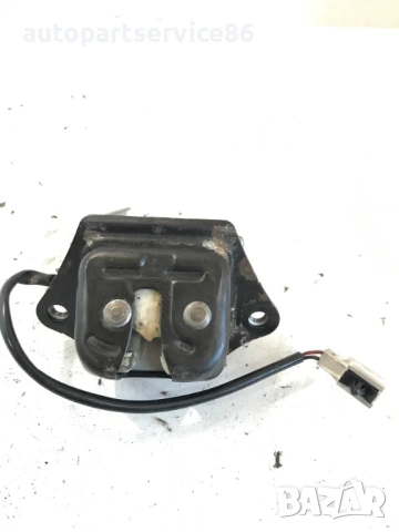 Механизъм за заключване на заден капак за Nissan Almera Tino 2.2 (2004)