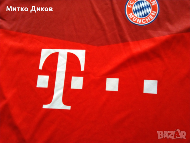 Байерн Мюнхен футболна фен тениска и №9 Левандовски размер М отлична, снимка 3 - Футбол - 44605698