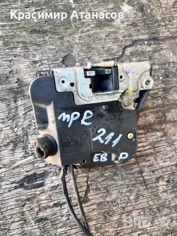 Брава врата предна дясна за Мерцедес Е-класа W211.2002-2007г