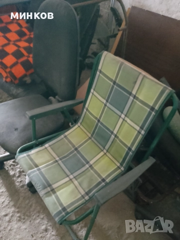 Накуп уреди от Австрия 1 бус компютри монитори бюра столове кафемашини ТV стари Рутери и др.уреди, снимка 12 - Работни маси и бюра - 52892632