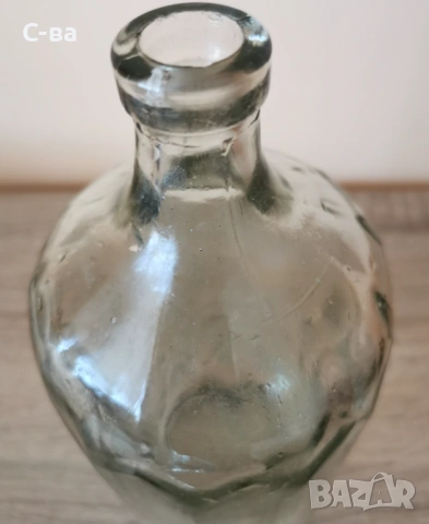 Стъклено шише , снимка 3 - Антикварни и старинни предмети - 53354590