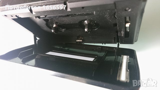 Sony WM-F2015 Personal AM/FM Cassette Player, снимка 3 - Радиокасетофони, транзистори - 39652797