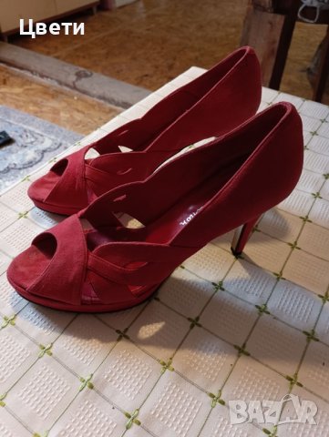 Червени обувки на ток, снимка 1 - Дамски ежедневни обувки - 44368426