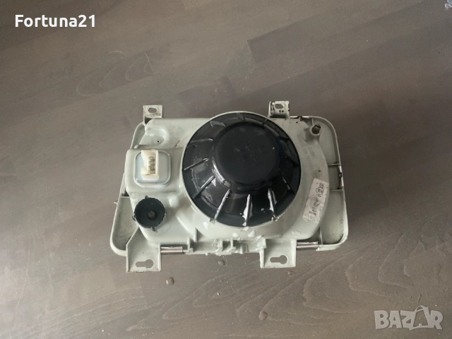 Seat Ibiza MK1 - 1986-1989 - десен фар, снимка 2 - Части - 54069932